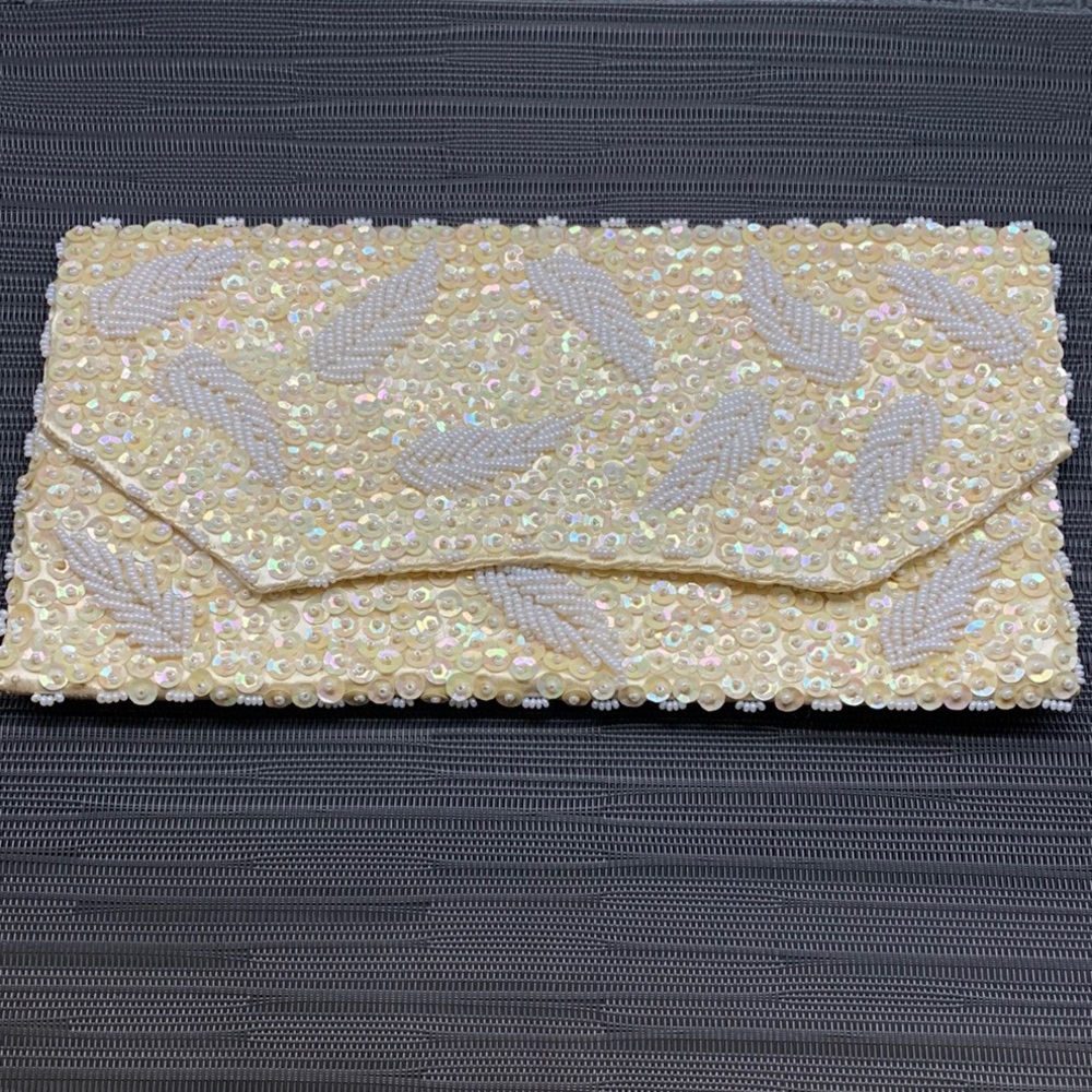 Vintage cream satin beaded & sequin clutch